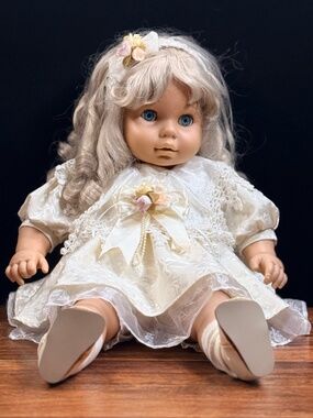 SIMBA Vintage Doll